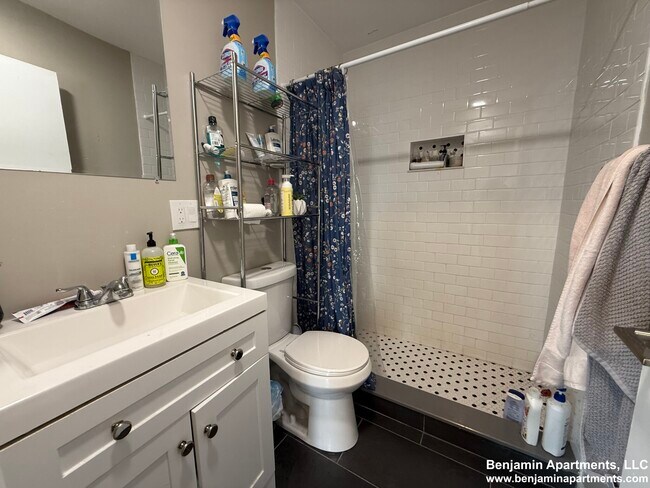 Building Photo - 226 Parker Hill Ave