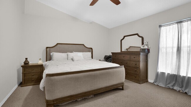 Building Photo - 631 Doe Cove Pl