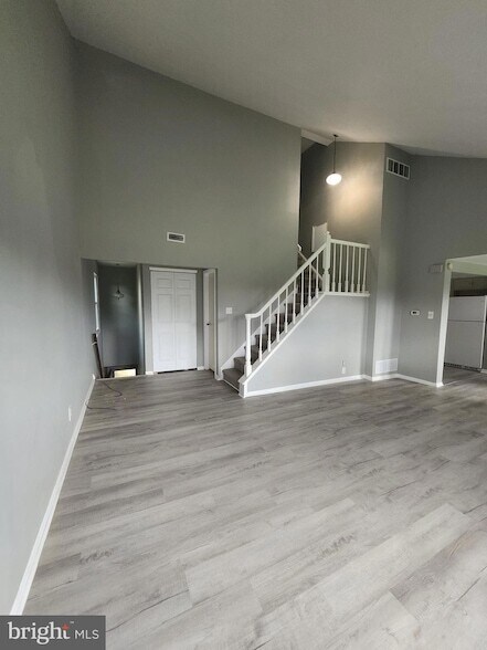 Building Photo - 109 Chaucer Rd