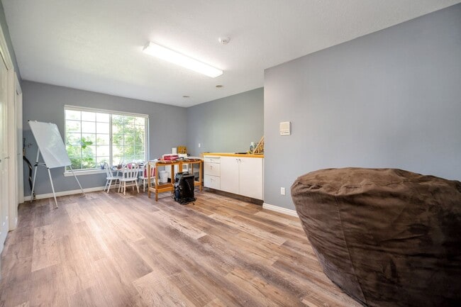 Building Photo - Immaculate Home for rent in gated cul-de-sac!