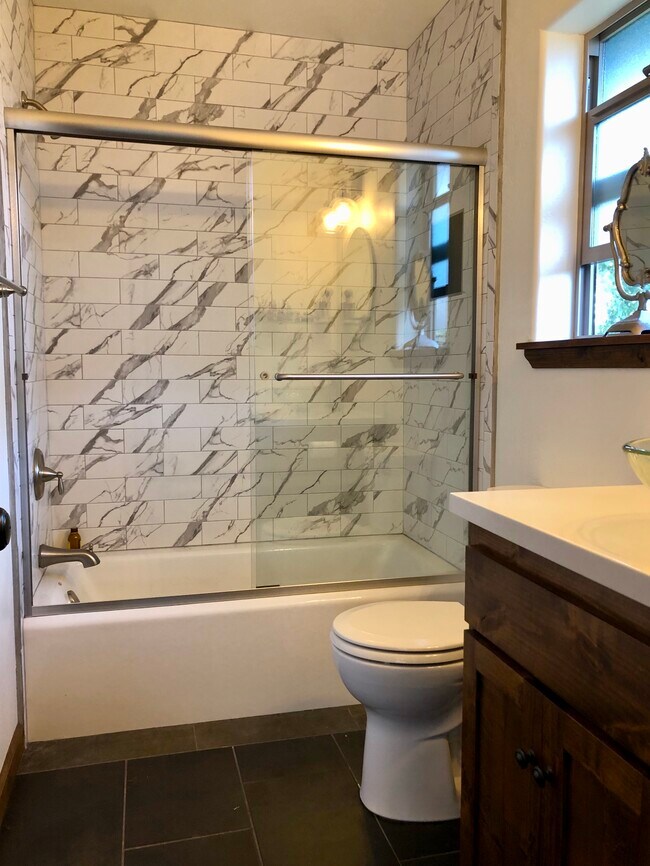 Building Photo - 1519 T St