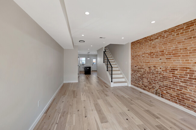 Building Photo - 134 N Linwood Ave