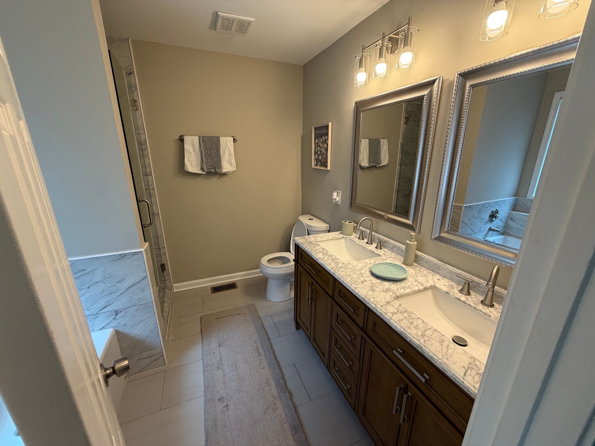 Building Photo - Room in House on Bolton Rd NW