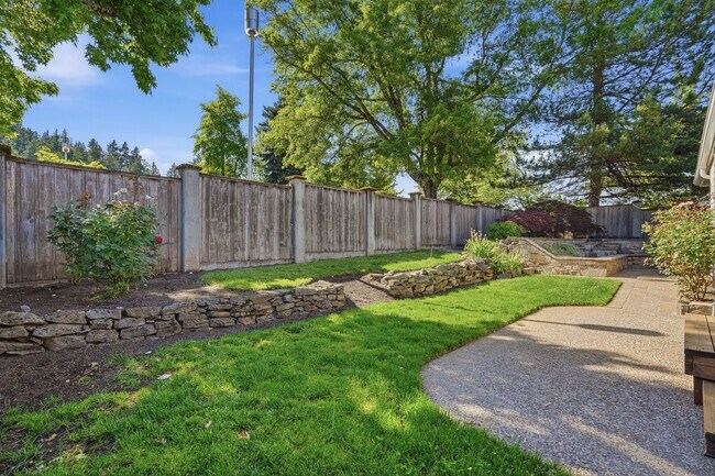 Building Photo - 17903 Ridge Lake Dr