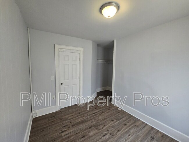 Building Photo - 2660 N 37th St
