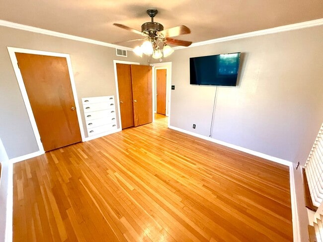Building Photo - **APPLICATION RECEIVED** *MOVE IN SPECIAL* Gated Home With Hill Country Living Just Minutes From ...