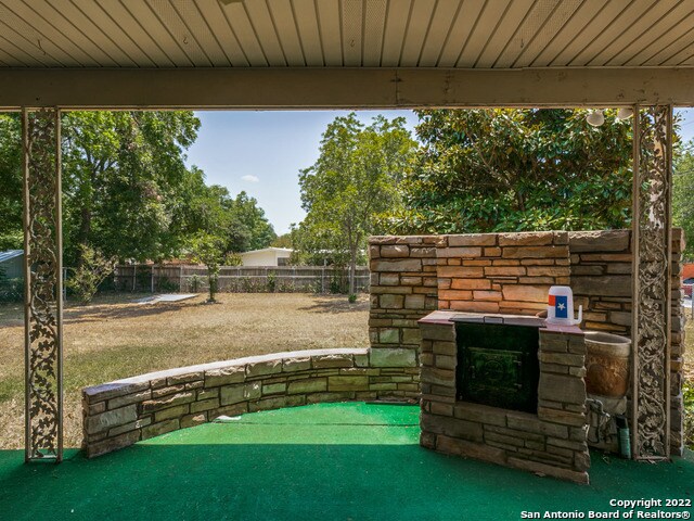 Building Photo - 600 Antler Dr