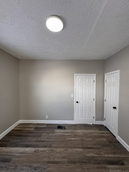 Building Photo - 615 W Columbus Ave