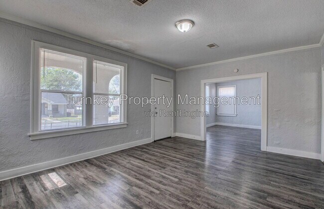 Building Photo - 1508 Sycamore St