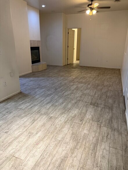 Building Photo - 602 Yellow Meadow Ct