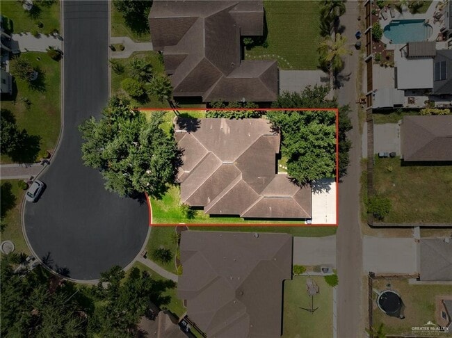 Building Photo - 27 N "E" St