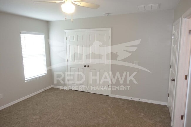 Building Photo - Charming Three Bedroom, Two Bathroom Cooli...