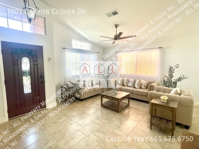 Building Photo - 7501 Canyon Clover Dr