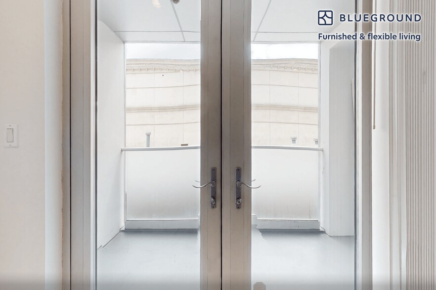 Building Photo - 220 E Broadway