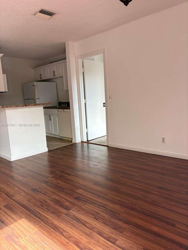 Building Photo - 17 Crossings Cir