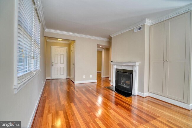 Building Photo - 1209 N Pitt St
