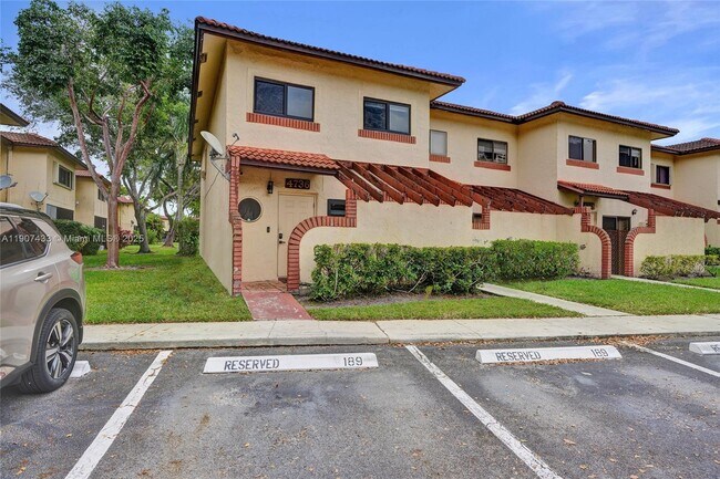 Primary Photo - 4736 NW 90th Ave