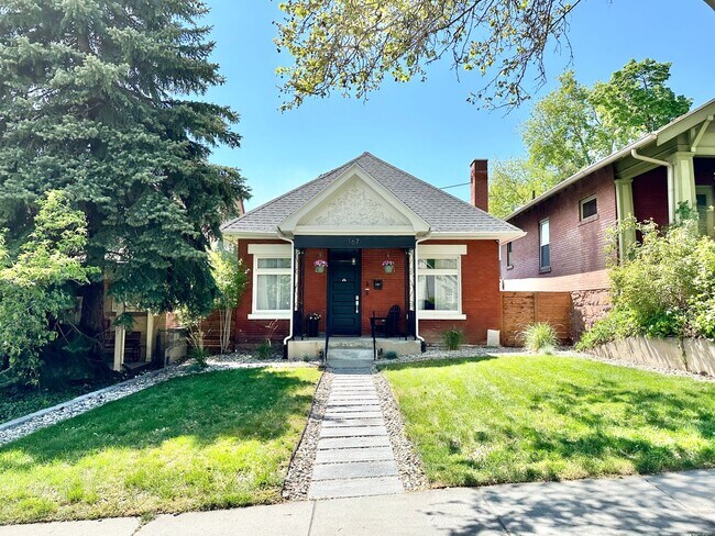 Building Photo - Gorgeous Avenues Remodel!