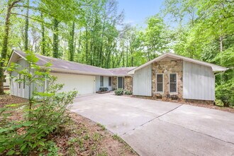 Building Photo - 4765 Banner Elk Dr