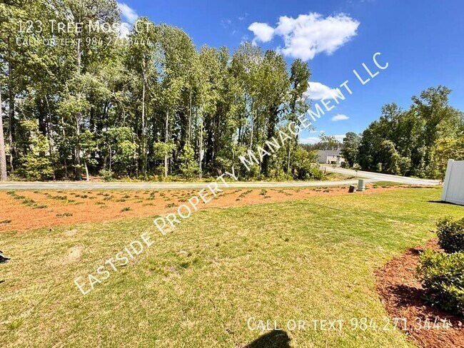 Building Photo - 123 Tree Moss Ct