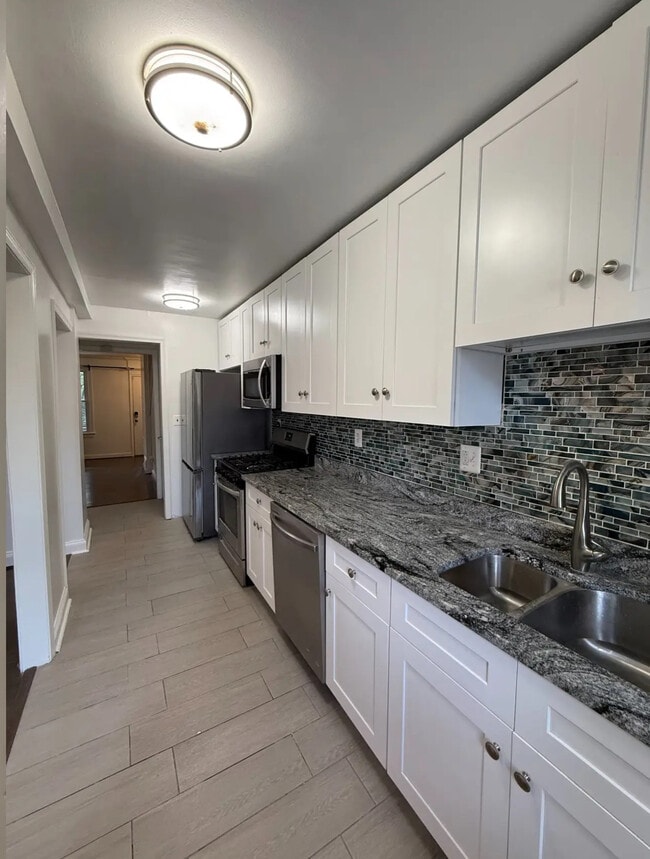 Building Photo - 1714 E St NE