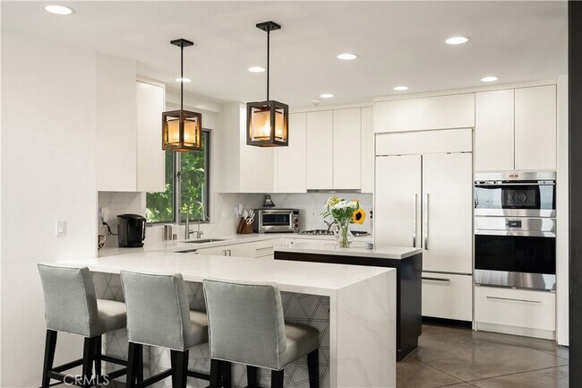 Building Photo - 3230 Tyrol Dr