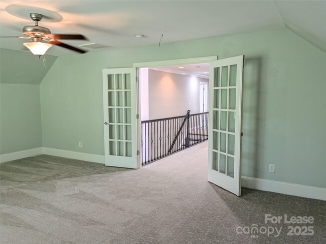 Building Photo - 364 Chuckwood Rd