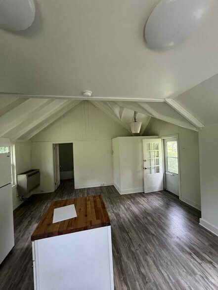 Building Photo - 826 Dryden Rd