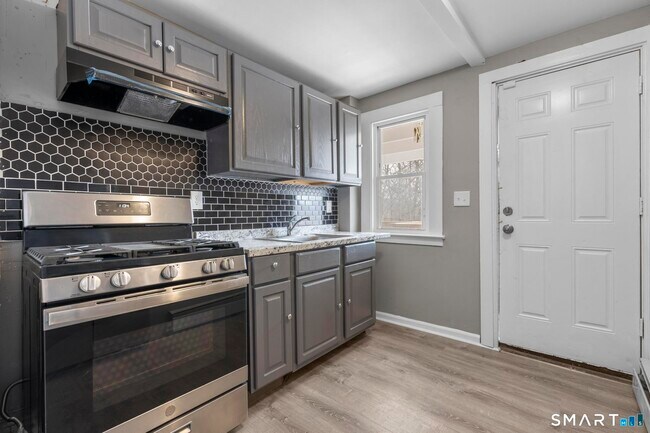 Building Photo - 22 Wolcott St