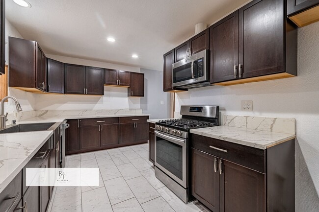 Building Photo - Bright & Spacious Single-Story 4-Bedroom Home in La Mirada – Open Layout