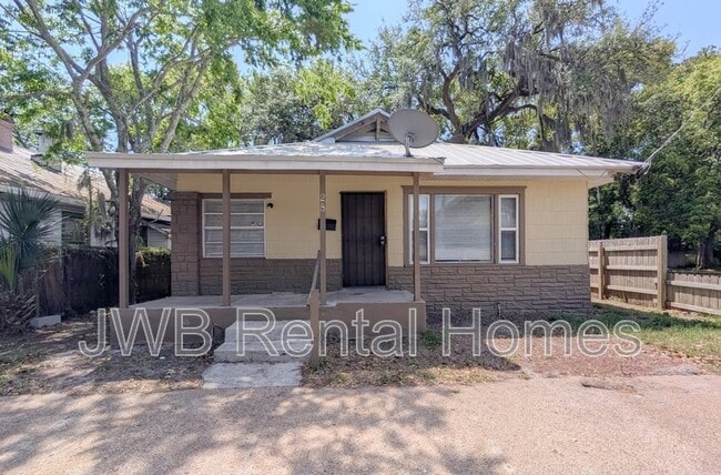 Building Photo - 28 33rd St W