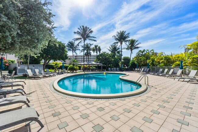 Building Photo - 2851 S Ocean Blvd