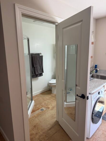 Building Photo - 2091 Fallbrook Ct