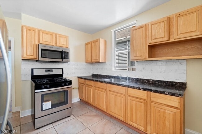 Building Photo - 14 Treacy Ave