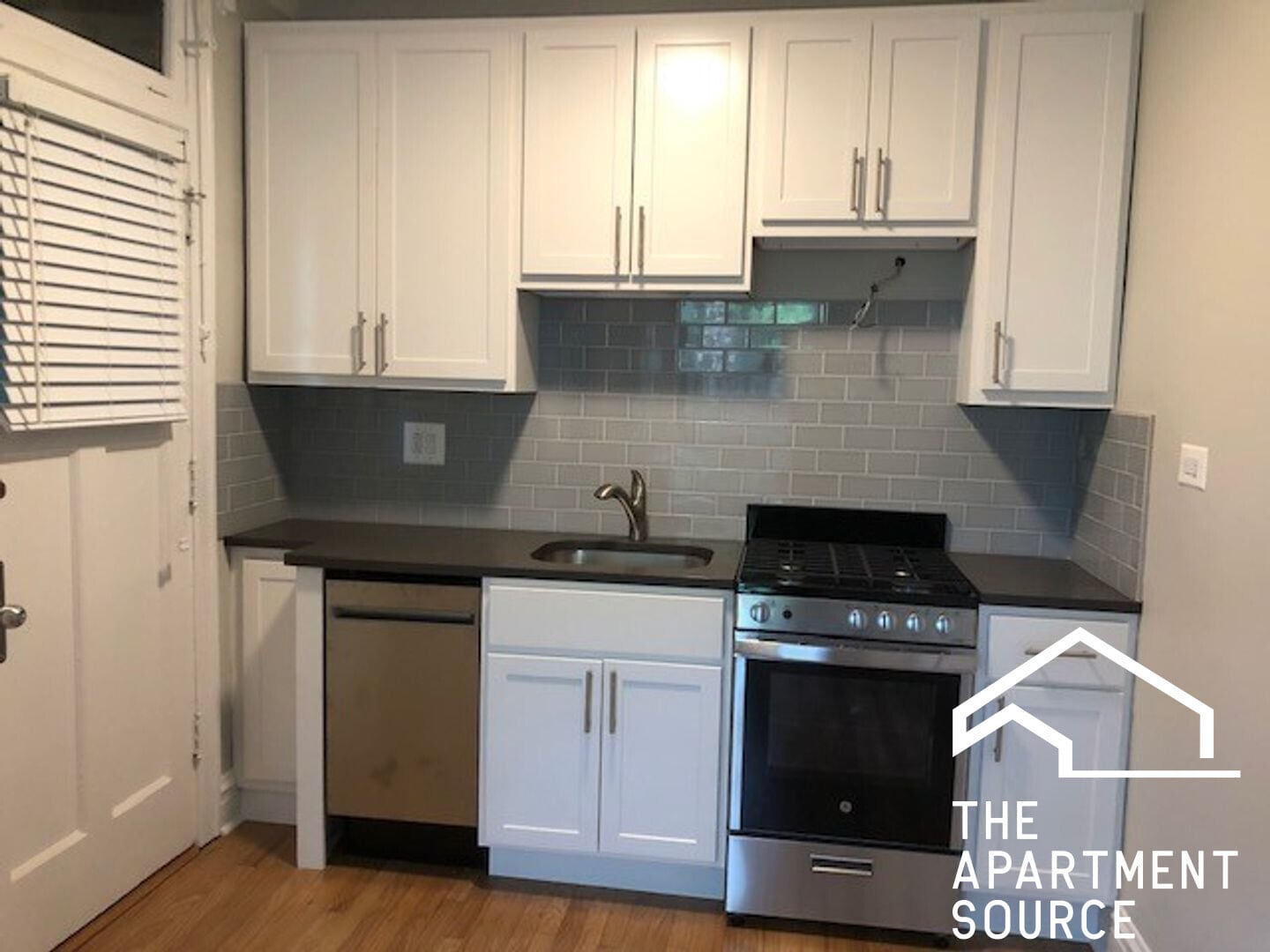 Building Photo - 1944 W Wilson Ave