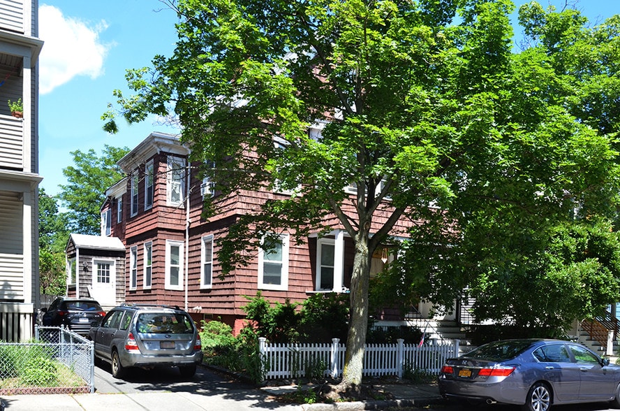 Building Photo - 39 Gorham St