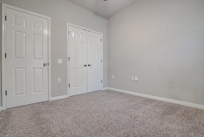 Building Photo - 1702 Singleton Ave