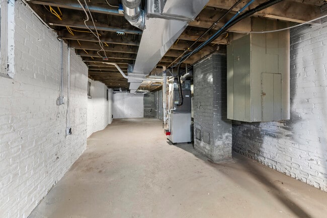 Building Photo - 1510 Virginia Park St