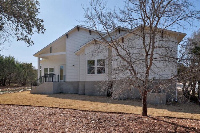 Building Photo - 21679 High Dr