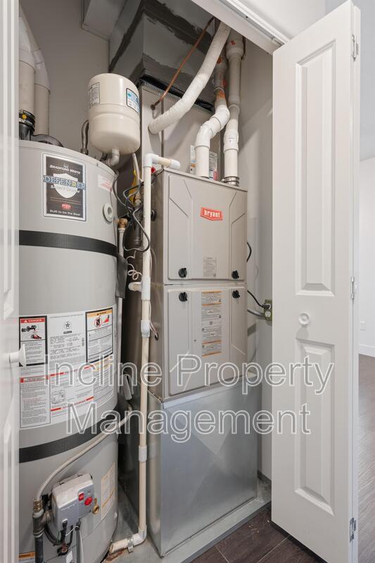 Building Photo - 1389 Northfield Rd