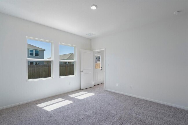 Building Photo - 118 Bluegill Dr