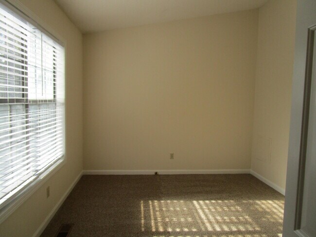 Building Photo - 610 Archdale Dr