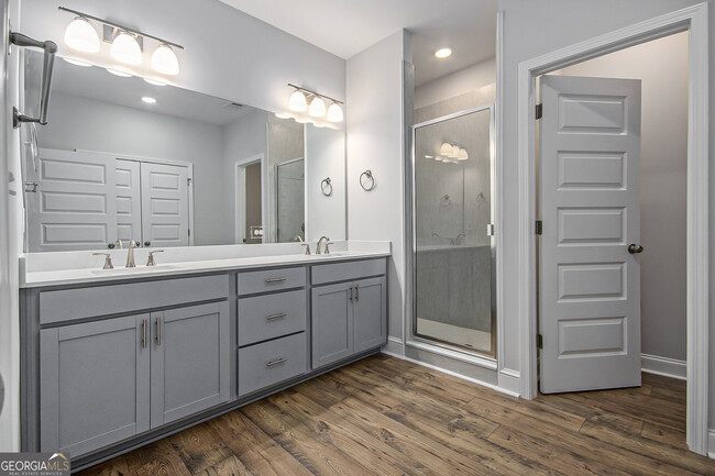 Building Photo - 126 Crest Pointe S