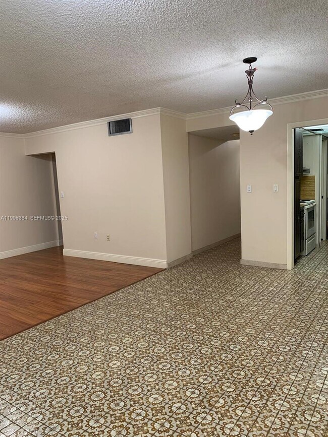 Building Photo - 2690 SW 22nd Ave