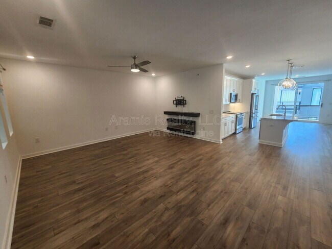 Building Photo - 383 Grant Cir SE