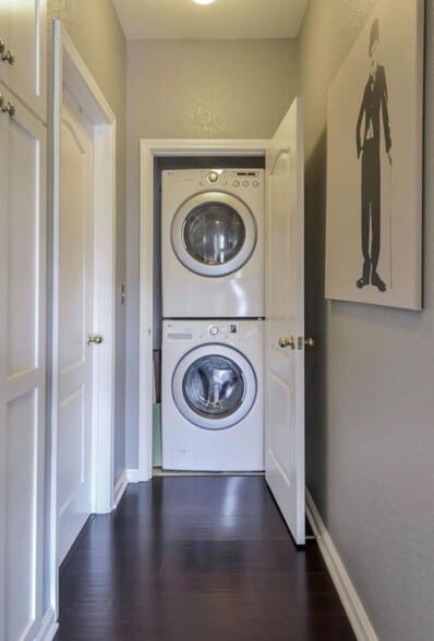 Building Photo - 5660 Belleza Dr