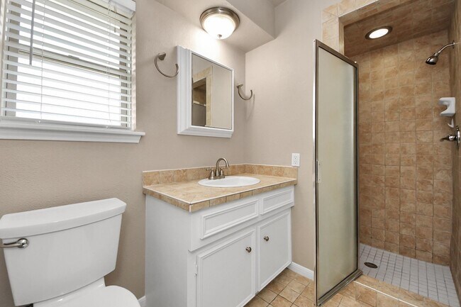 Building Photo - 23223 Canyon Lake Dr