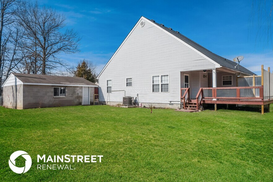 Building Photo - 298 S Shore Dr