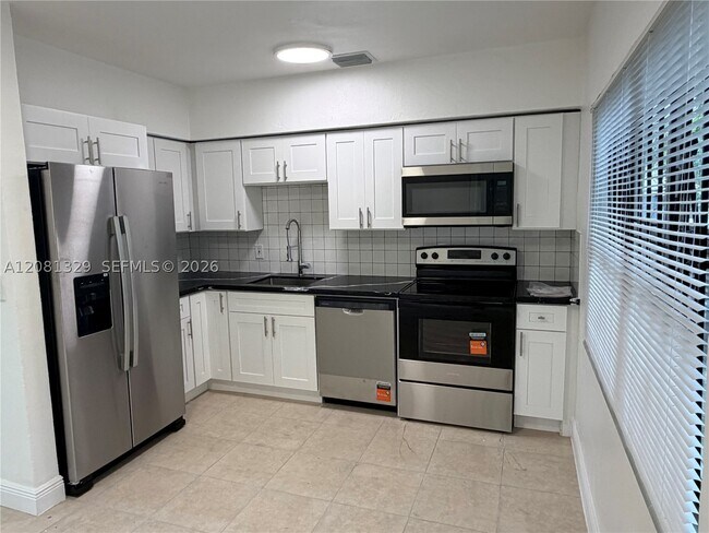 Building Photo - 1311 NE 157th St