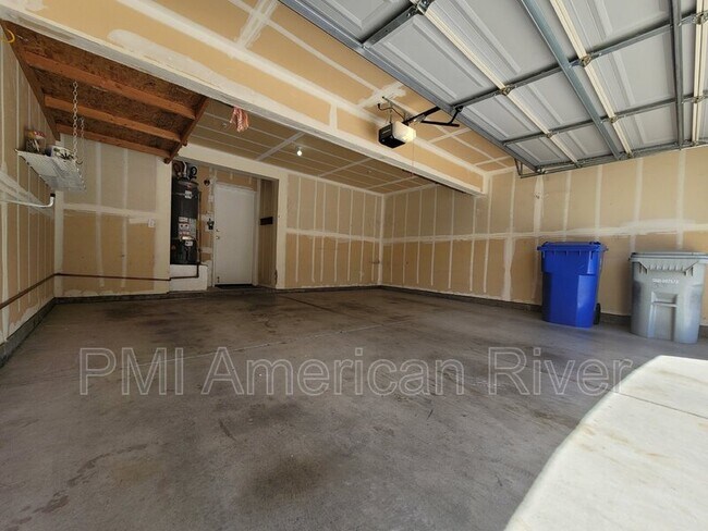 Building Photo - 3304 Esplanade Cir